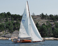 Tässä Aniara kesällä 2011. Kuvan otti Ilpo Kauhanen  **** Here we see Aniara (FIN-27, constr by Åbo Båtvarf in 1945) in full sails. Foto by Ilpo Kauhanen.